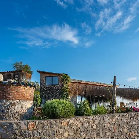 Teos Retreat Houses-passiflora