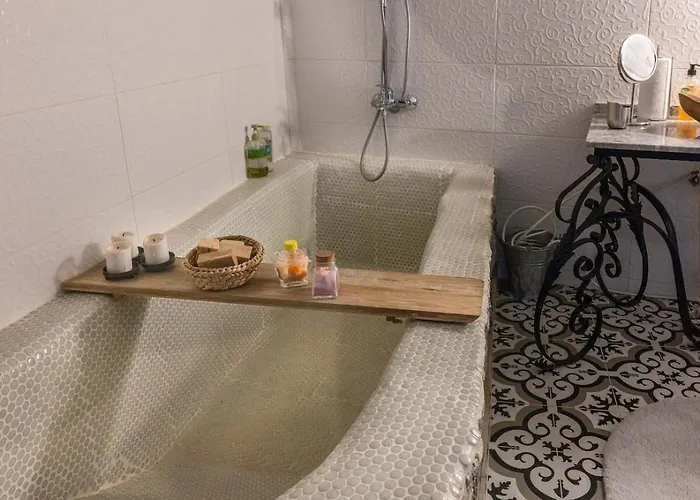 Teos Retreat Houses-passiflora * Izmir